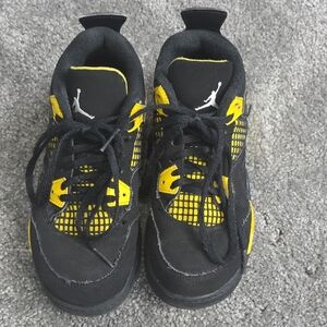 Jordan Kids Black and Yellow Sneakers
